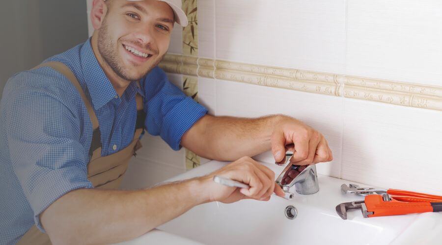 Professional clogged drains services in Wolflake, IN